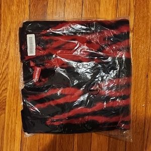 Supreme Fleece Pullover Small Box Crewneck Red Tie Dye LARGE
